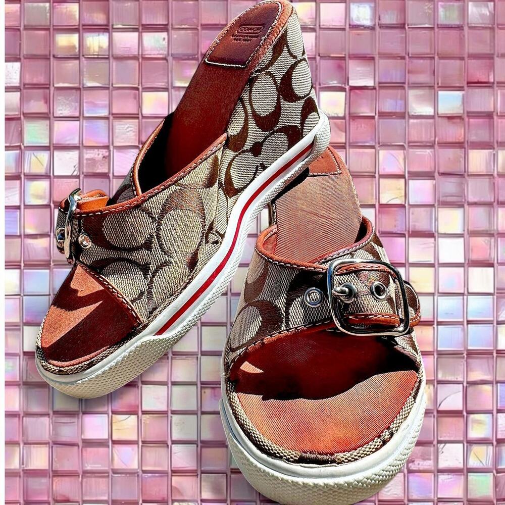 Super cute vintage coach wedge